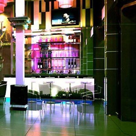 Nana Hotel Bangkok Exteriör bild