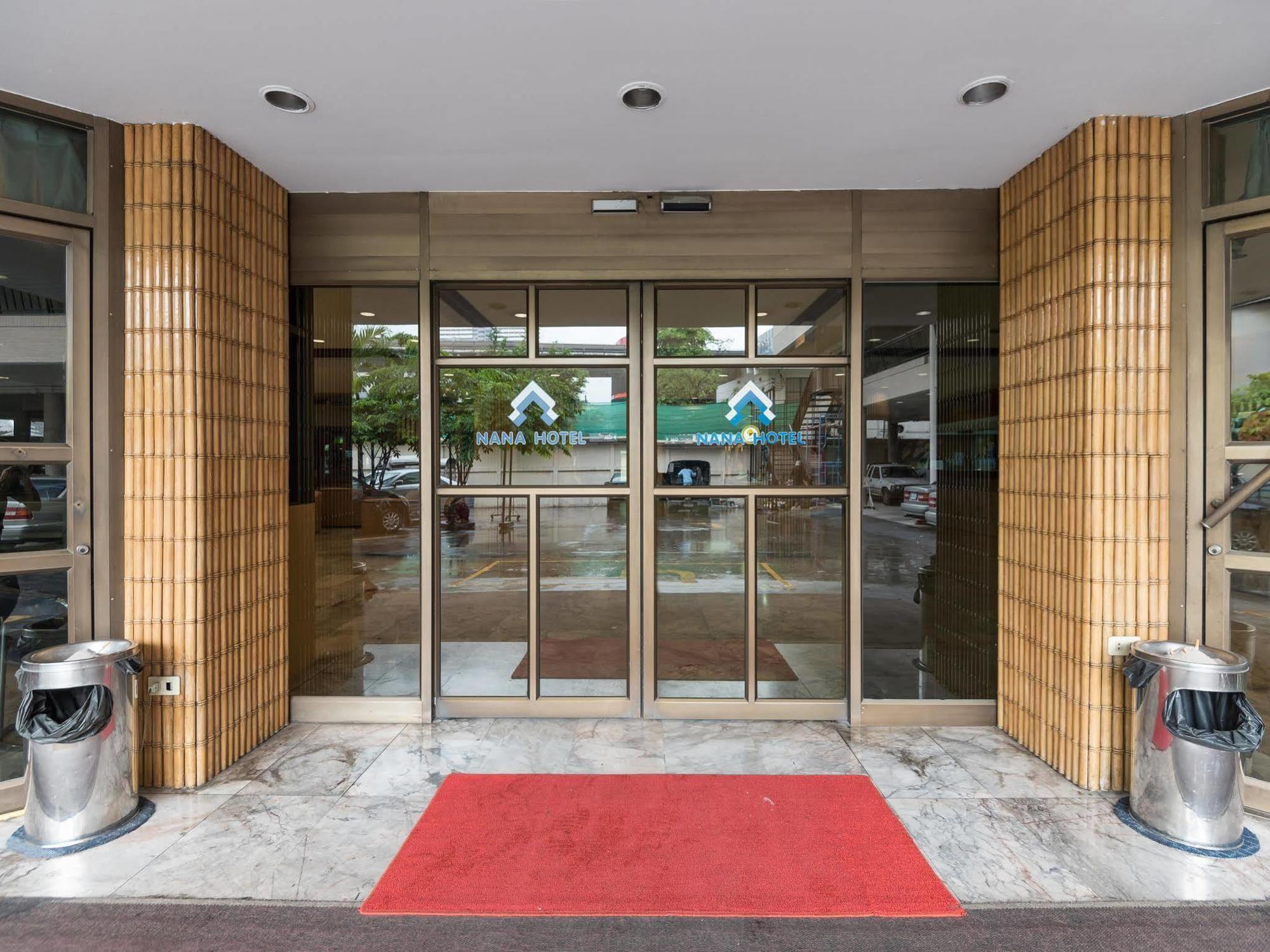 Nana Hotel Bangkok Exteriör bild